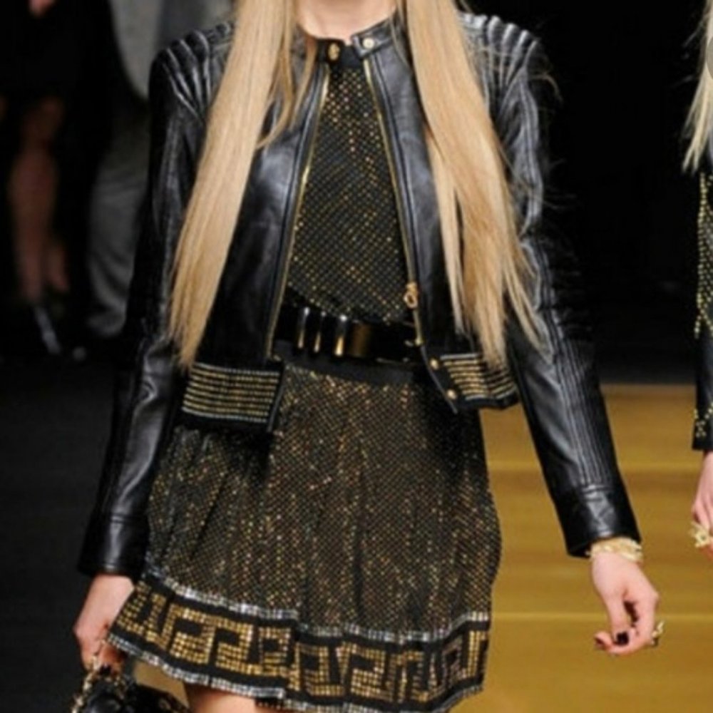 HP!!💃🏽RARE VERSACE X H&M SKIRT! (US 2)